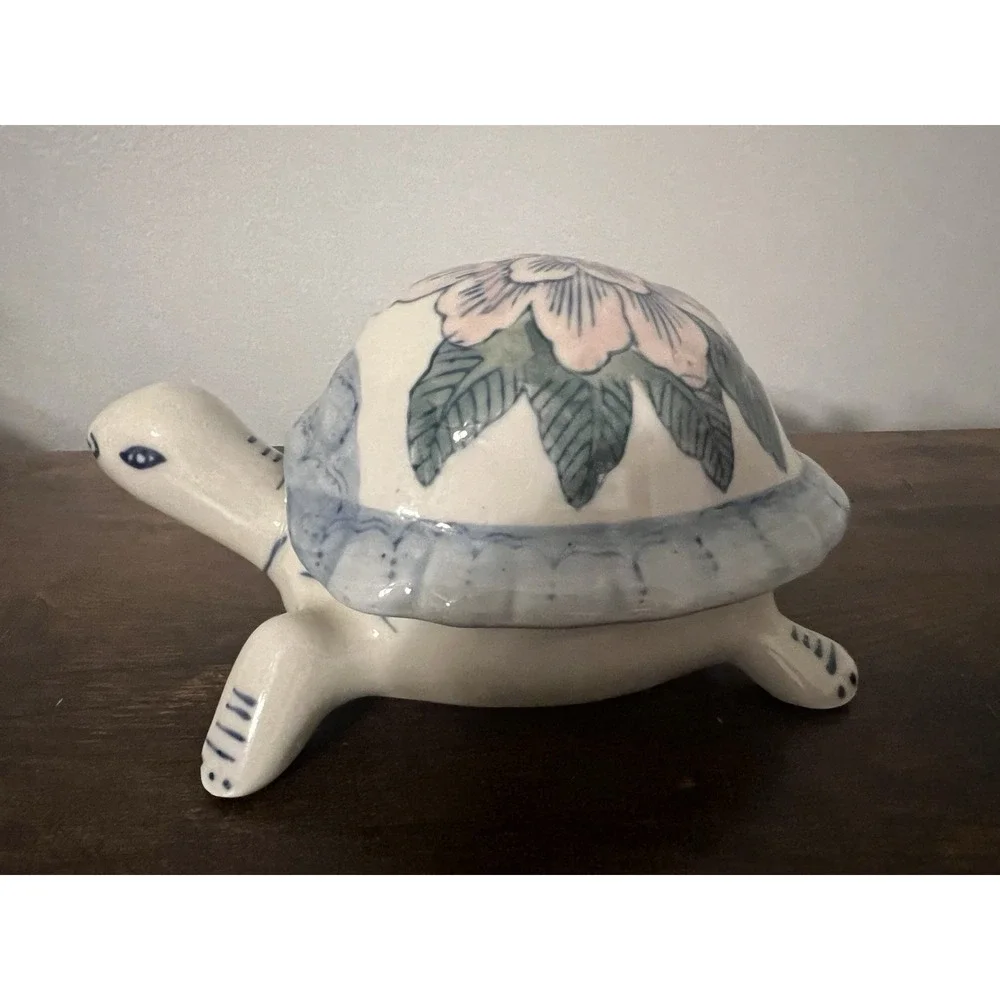 Vintage Ceramic Turtle Trinket Box Hand‎ Painted Flower Shell
